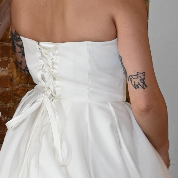 Wtoo Elegant White Strapless Dress - Picture 3 of 5